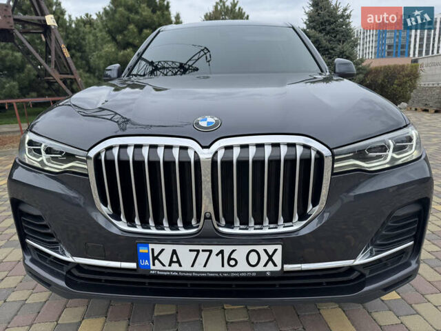 Серый БМВ X7, объемом двигателя 2.99 л и пробегом 140 тыс. км за 63500 $, фото 3 на Automoto.ua