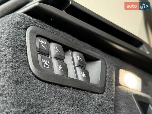 Серый БМВ X7, объемом двигателя 3 л и пробегом 148 тыс. км за 55000 $, фото 83 на Automoto.ua