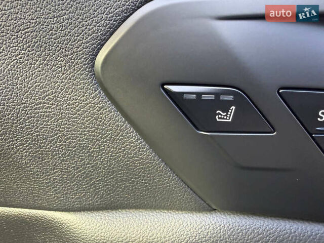 Серый БМВ X7, объемом двигателя 3 л и пробегом 147 тыс. км за 50900 $, фото 27 на Automoto.ua