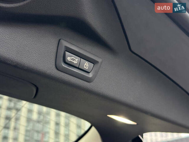 Серый БМВ X7, объемом двигателя 3 л и пробегом 90 тыс. км за 54900 $, фото 61 на Automoto.ua