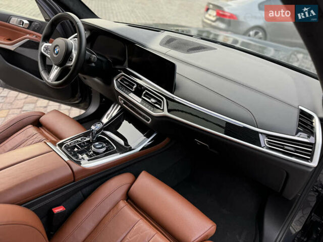 Серый БМВ X7, объемом двигателя 2.99 л и пробегом 99 тыс. км за 73500 $, фото 37 на Automoto.ua
