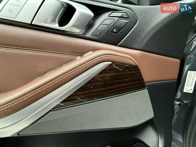 Сірий БМВ X7, об'ємом двигуна 3 л та пробігом 99 тис. км за 76000 $, фото 97 на Automoto.ua