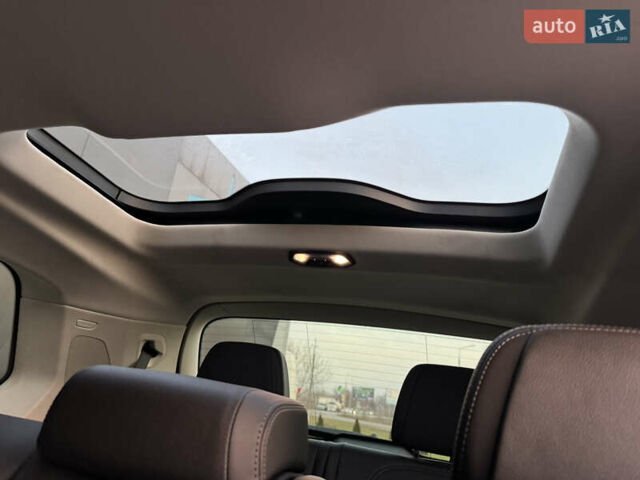 Серый БМВ X7, объемом двигателя 2.99 л и пробегом 140 тыс. км за 64500 $, фото 78 на Automoto.ua