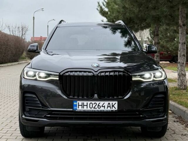 Серый БМВ X7, объемом двигателя 3 л и пробегом 140 тыс. км за 55000 $, фото 1 на Automoto.ua