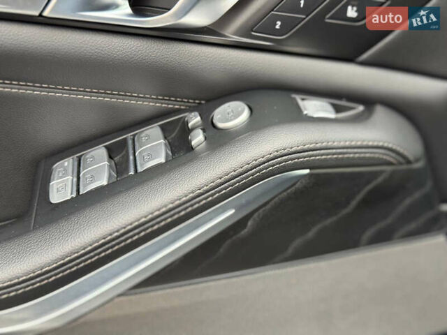 Серый БМВ X7, объемом двигателя 3 л и пробегом 90 тыс. км за 54900 $, фото 35 на Automoto.ua