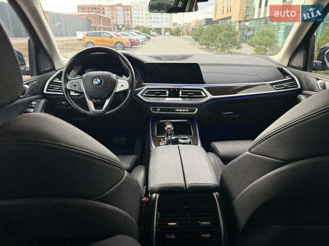 Серый БМВ X7, объемом двигателя 3 л и пробегом 145 тыс. км за 55800 $, фото 15 на Automoto.ua