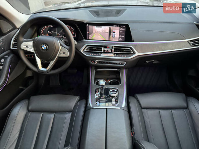 Серый БМВ X7, объемом двигателя 2.99 л и пробегом 140 тыс. км за 64500 $, фото 40 на Automoto.ua