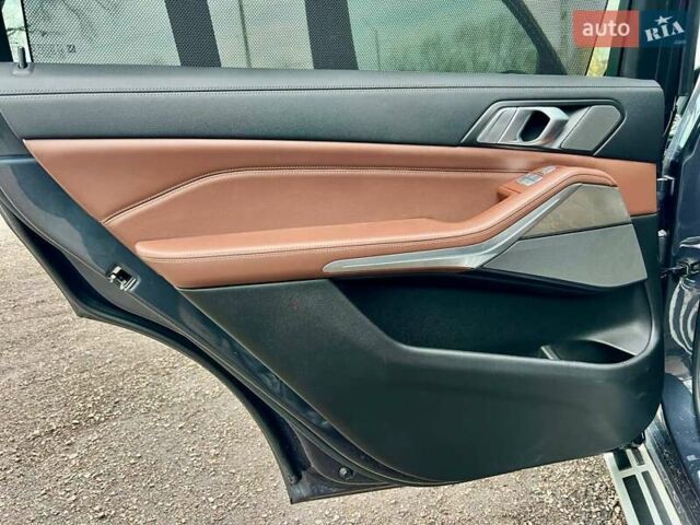 Серый БМВ X7, объемом двигателя 4.39 л и пробегом 128 тыс. км за 63000 $, фото 24 на Automoto.ua