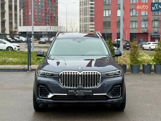 Серый БМВ X7, объемом двигателя 3 л и пробегом 90 тыс. км за 54900 $, фото 4 на Automoto.ua