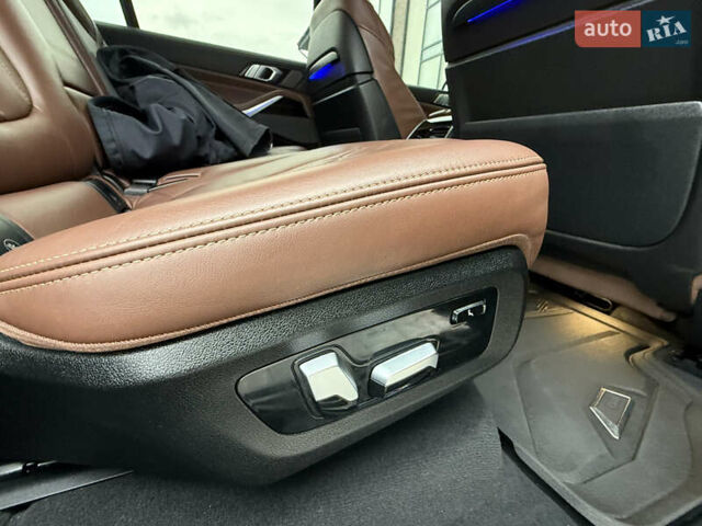 Сірий БМВ X7, об'ємом двигуна 3 л та пробігом 99 тис. км за 76000 $, фото 142 на Automoto.ua