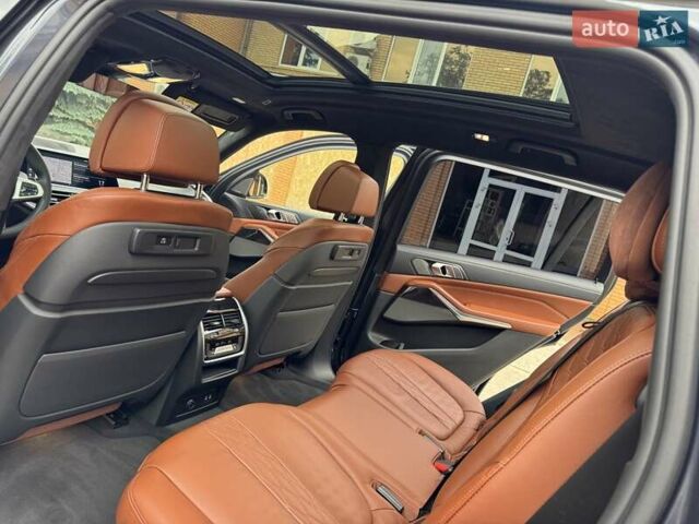 Серый БМВ X7, объемом двигателя 2.99 л и пробегом 95 тыс. км за 77000 $, фото 40 на Automoto.ua