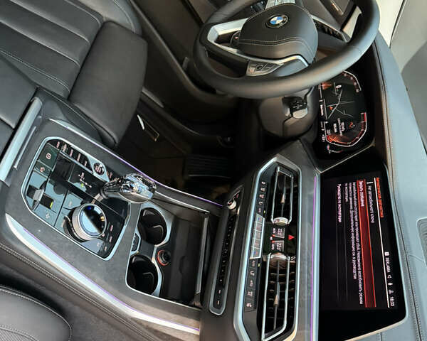 Серый БМВ X7, объемом двигателя 2.99 л и пробегом 140 тыс. км за 64500 $, фото 61 на Automoto.ua