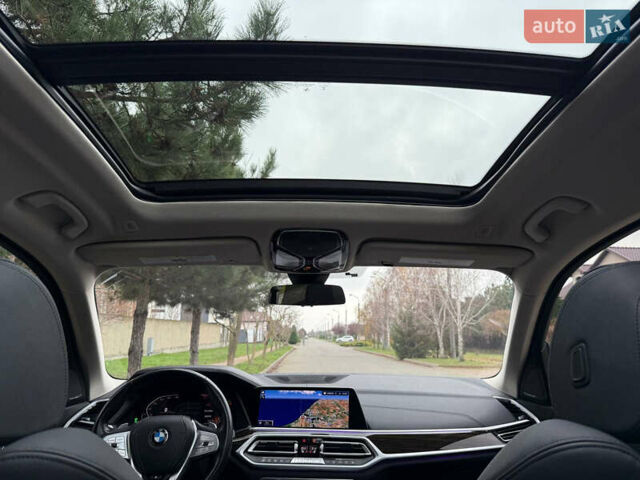Серый БМВ X7, объемом двигателя 3 л и пробегом 148 тыс. км за 55000 $, фото 117 на Automoto.ua