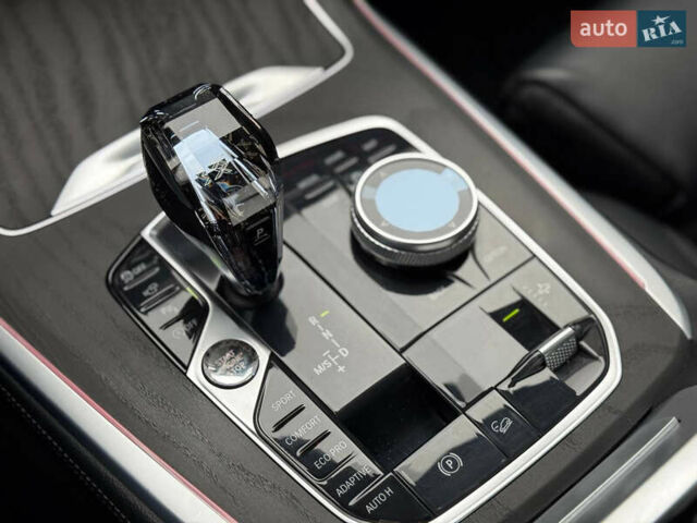 Серый БМВ X7, объемом двигателя 3 л и пробегом 90 тыс. км за 54900 $, фото 33 на Automoto.ua