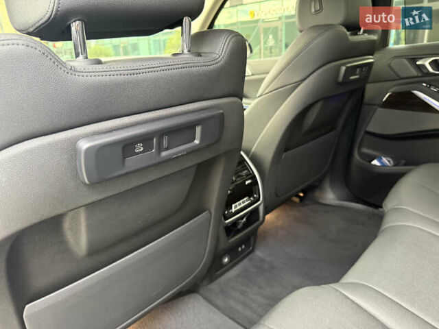 Серый БМВ X7, объемом двигателя 3 л и пробегом 145 тыс. км за 55800 $, фото 16 на Automoto.ua