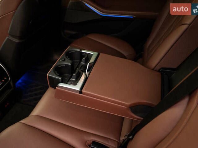 Серый БМВ X7, объемом двигателя 4.4 л и пробегом 78 тыс. км за 67500 $, фото 103 на Automoto.ua