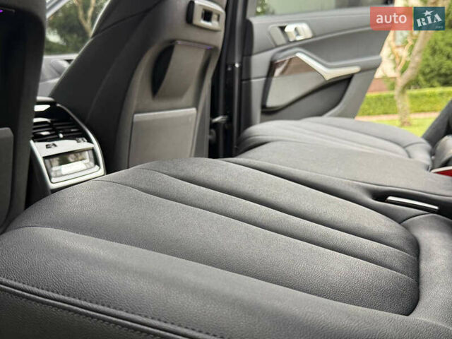 Серый БМВ X7, объемом двигателя 3 л и пробегом 148 тыс. км за 55000 $, фото 93 на Automoto.ua