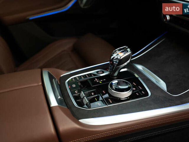 Серый БМВ X7, объемом двигателя 4.4 л и пробегом 78 тыс. км за 67500 $, фото 89 на Automoto.ua