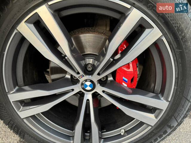 Серый БМВ X7, объемом двигателя 2.99 л и пробегом 140 тыс. км за 64500 $, фото 29 на Automoto.ua