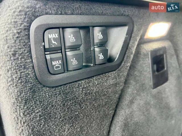 Серый БМВ X7, объемом двигателя 4.39 л и пробегом 128 тыс. км за 63000 $, фото 42 на Automoto.ua