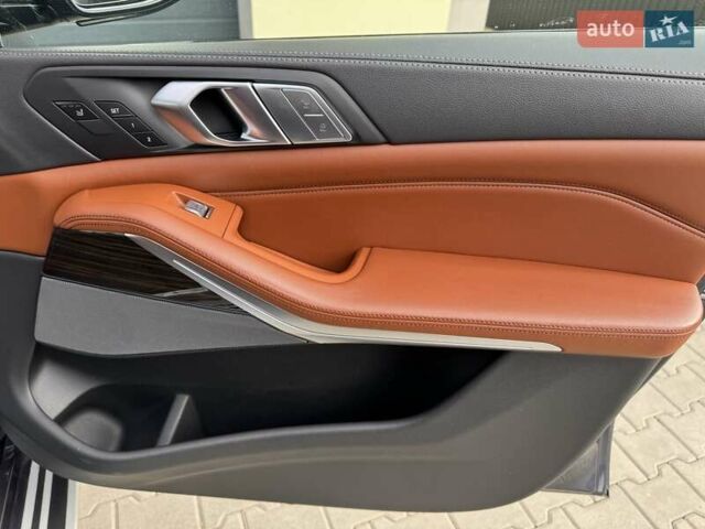 Сірий БМВ X7, об'ємом двигуна 4.39 л та пробігом 152 тис. км за 67900 $, фото 102 на Automoto.ua