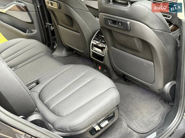 Серый БМВ X7, объемом двигателя 3 л и пробегом 148 тыс. км за 55000 $, фото 8 на Automoto.ua