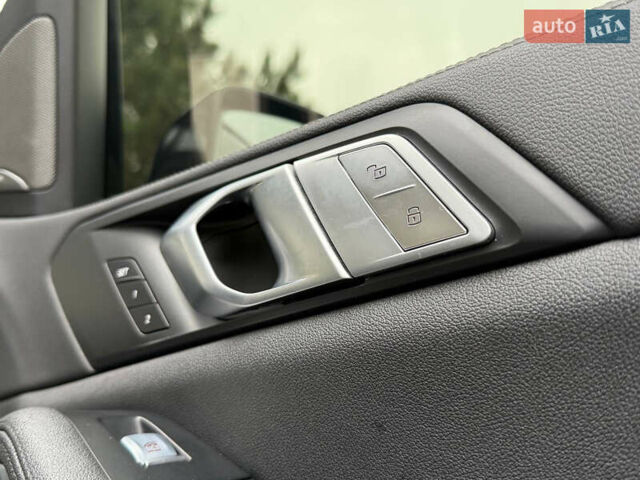 Серый БМВ X7, объемом двигателя 3 л и пробегом 148 тыс. км за 55000 $, фото 102 на Automoto.ua