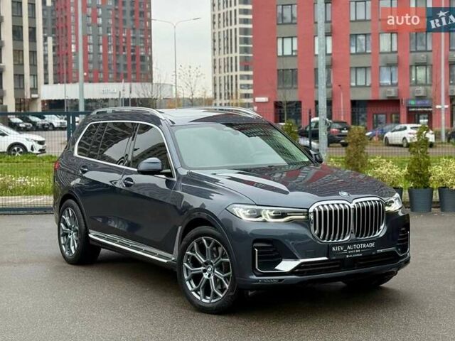 Серый БМВ X7, объемом двигателя 3 л и пробегом 90 тыс. км за 54900 $, фото 1 на Automoto.ua