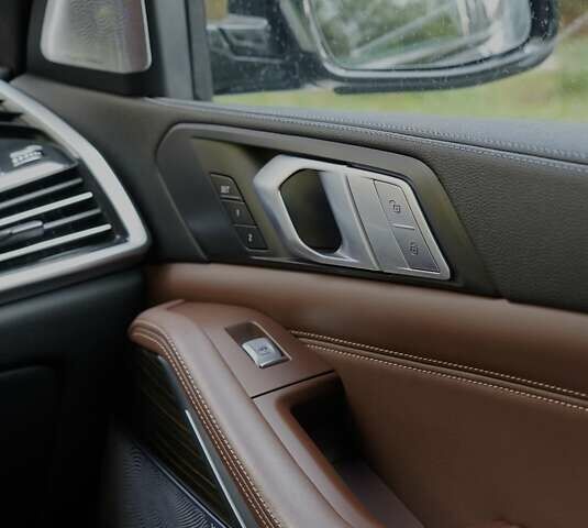 Серый БМВ X7, объемом двигателя 2.99 л и пробегом 126 тыс. км за 77500 $, фото 35 на Automoto.ua