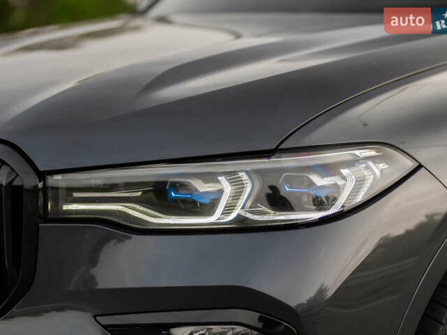 Серый БМВ X7, объемом двигателя 4.4 л и пробегом 78 тыс. км за 67500 $, фото 19 на Automoto.ua