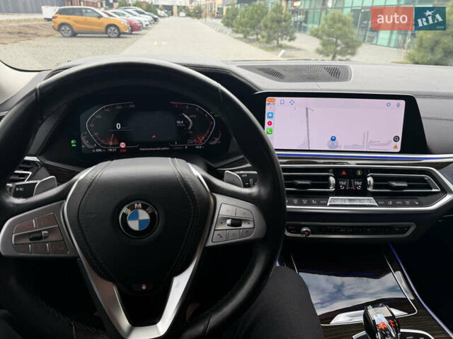 Серый БМВ X7, объемом двигателя 3 л и пробегом 145 тыс. км за 55800 $, фото 17 на Automoto.ua