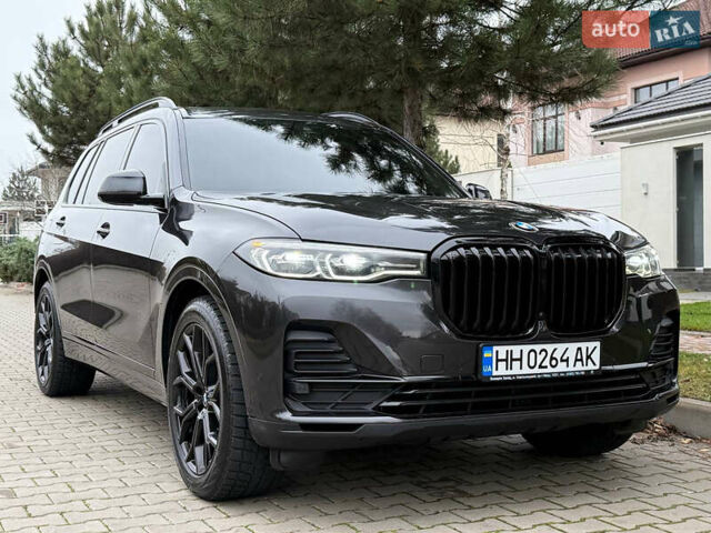 Серый БМВ X7, объемом двигателя 3 л и пробегом 148 тыс. км за 55000 $, фото 3 на Automoto.ua