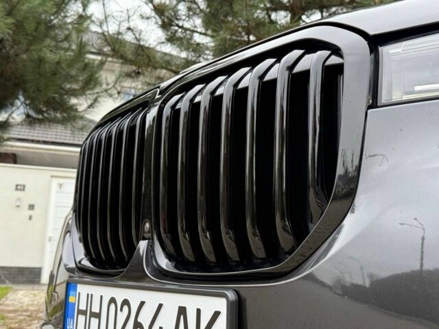 Серый БМВ X7, объемом двигателя 3 л и пробегом 140 тыс. км за 55000 $, фото 19 на Automoto.ua