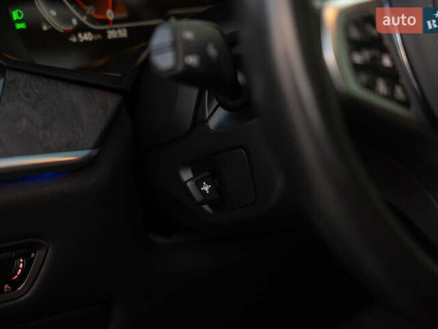 Серый БМВ X7, объемом двигателя 4.4 л и пробегом 78 тыс. км за 67500 $, фото 119 на Automoto.ua