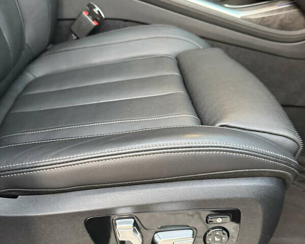 Серый БМВ X7, объемом двигателя 2.99 л и пробегом 140 тыс. км за 64500 $, фото 44 на Automoto.ua