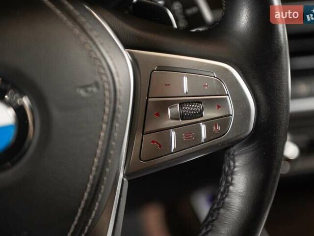 Серый БМВ X7, объемом двигателя 4.39 л и пробегом 53 тыс. км за 63900 $, фото 1 на Automoto.ua