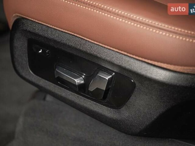 Серый БМВ X7, объемом двигателя 4.39 л и пробегом 53 тыс. км за 63900 $, фото 40 на Automoto.ua