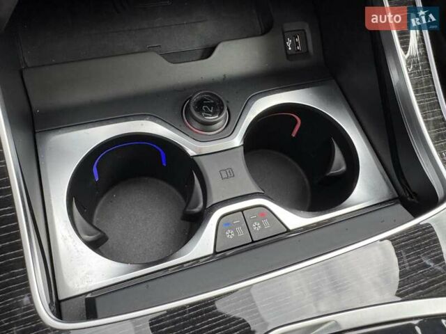 Серый БМВ X7, объемом двигателя 2.99 л и пробегом 95 тыс. км за 77000 $, фото 46 на Automoto.ua