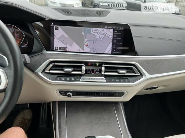 Сірий БМВ X7, об'ємом двигуна 2.99 л та пробігом 67 тис. км за 85900 $, фото 10 на Automoto.ua