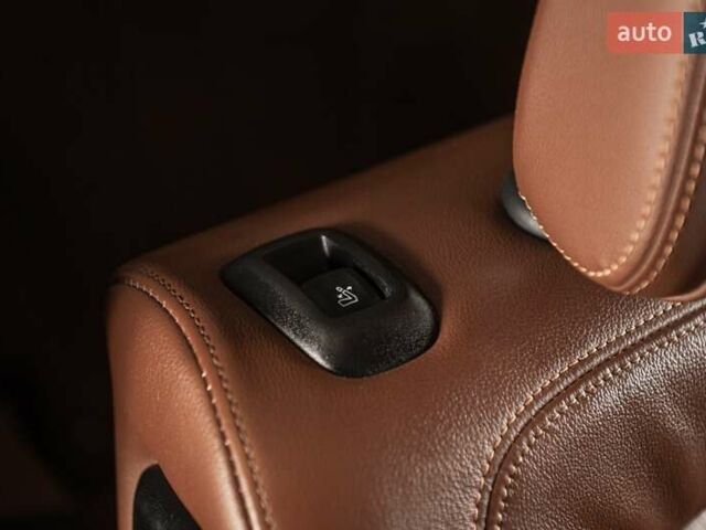 Серый БМВ X7, объемом двигателя 4.39 л и пробегом 53 тыс. км за 63900 $, фото 27 на Automoto.ua