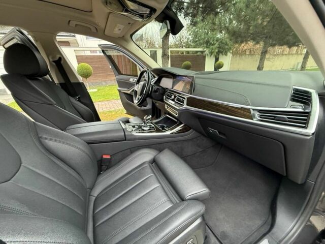 Серый БМВ X7, объемом двигателя 3 л и пробегом 140 тыс. км за 55000 $, фото 9 на Automoto.ua