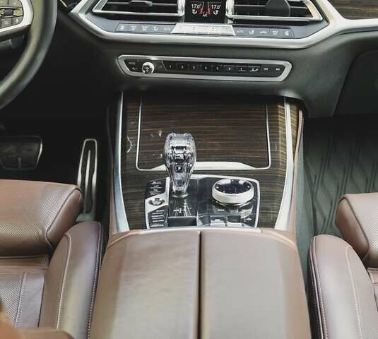 Серый БМВ X7, объемом двигателя 2.99 л и пробегом 126 тыс. км за 77500 $, фото 32 на Automoto.ua