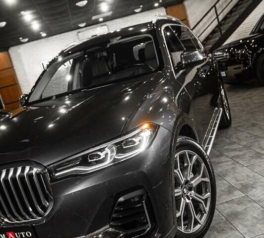 Серый БМВ X7, объемом двигателя 4.39 л и пробегом 53 тыс. км за 63900 $, фото 20 на Automoto.ua
