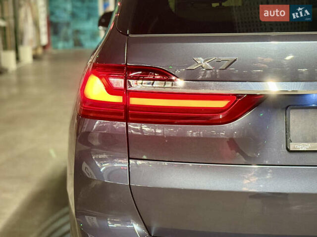 Серый БМВ X7, объемом двигателя 3 л и пробегом 65 тыс. км за 68900 $, фото 10 на Automoto.ua