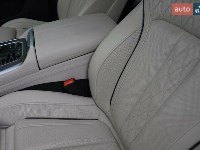 Сірий БМВ X7, об'ємом двигуна 4.39 л та пробігом 125 тис. км за 70000 $, фото 7 на Automoto.ua