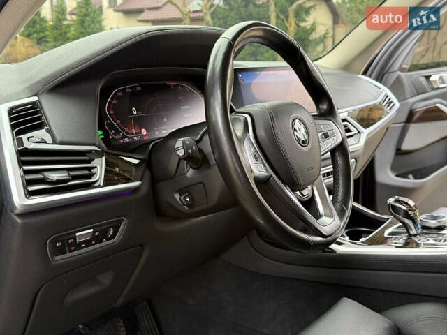 Серый БМВ X7, объемом двигателя 3 л и пробегом 148 тыс. км за 55000 $, фото 89 на Automoto.ua