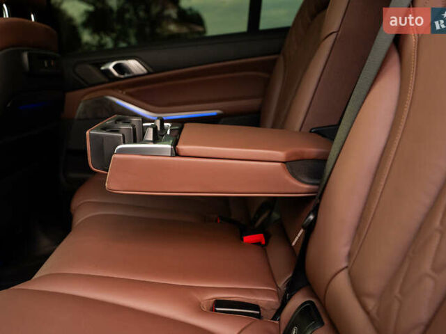 Серый БМВ X7, объемом двигателя 4.4 л и пробегом 78 тыс. км за 67500 $, фото 102 на Automoto.ua