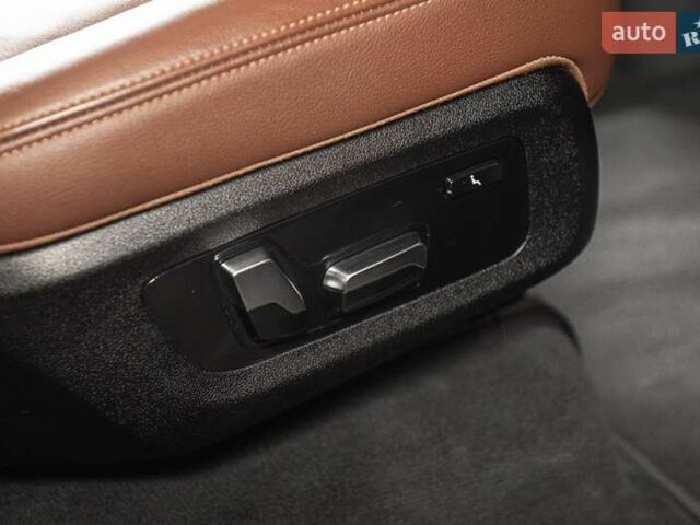 Серый БМВ X7, объемом двигателя 4.39 л и пробегом 53 тыс. км за 63900 $, фото 44 на Automoto.ua