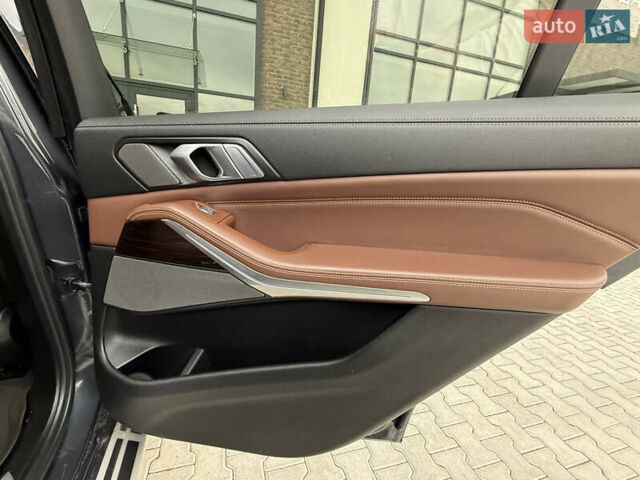 Сірий БМВ X7, об'ємом двигуна 3 л та пробігом 99 тис. км за 76000 $, фото 143 на Automoto.ua