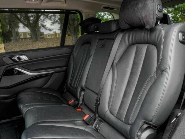 Серый БМВ X7, объемом двигателя 3 л и пробегом 45 тыс. км за 11500 $, фото 8 на Automoto.ua